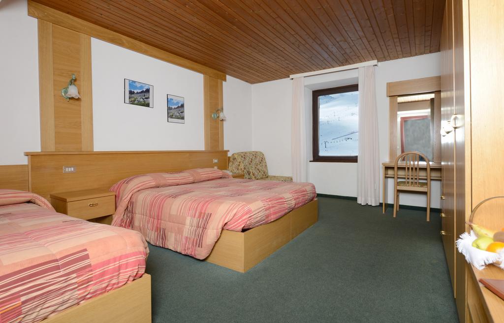 Savoia Hotel Passo del Tonale Ruang foto