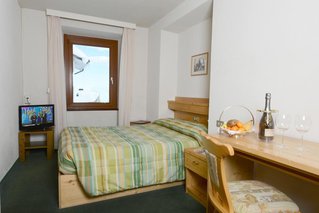Savoia Hotel Passo del Tonale Ruang foto